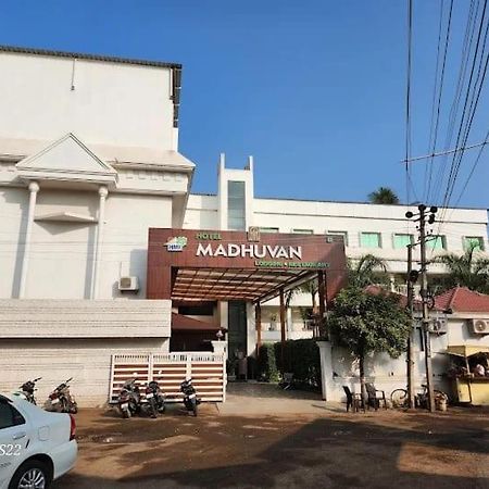 Hotel Madhuvan International Bijāpur 외부 사진